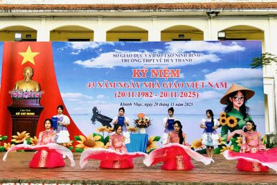 Lắng đọng những khoảnh khắc đẹp trong Ngày Nhà giáo Việt Nam 20/11 tại Trường THPT Vũ Duy Thanh