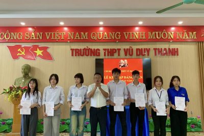 Chi bộ Trường THPT Vũ Duy Thanh tổ chức Lễ kết nạp Đảng viên mới